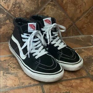 Black sk8-hi vans